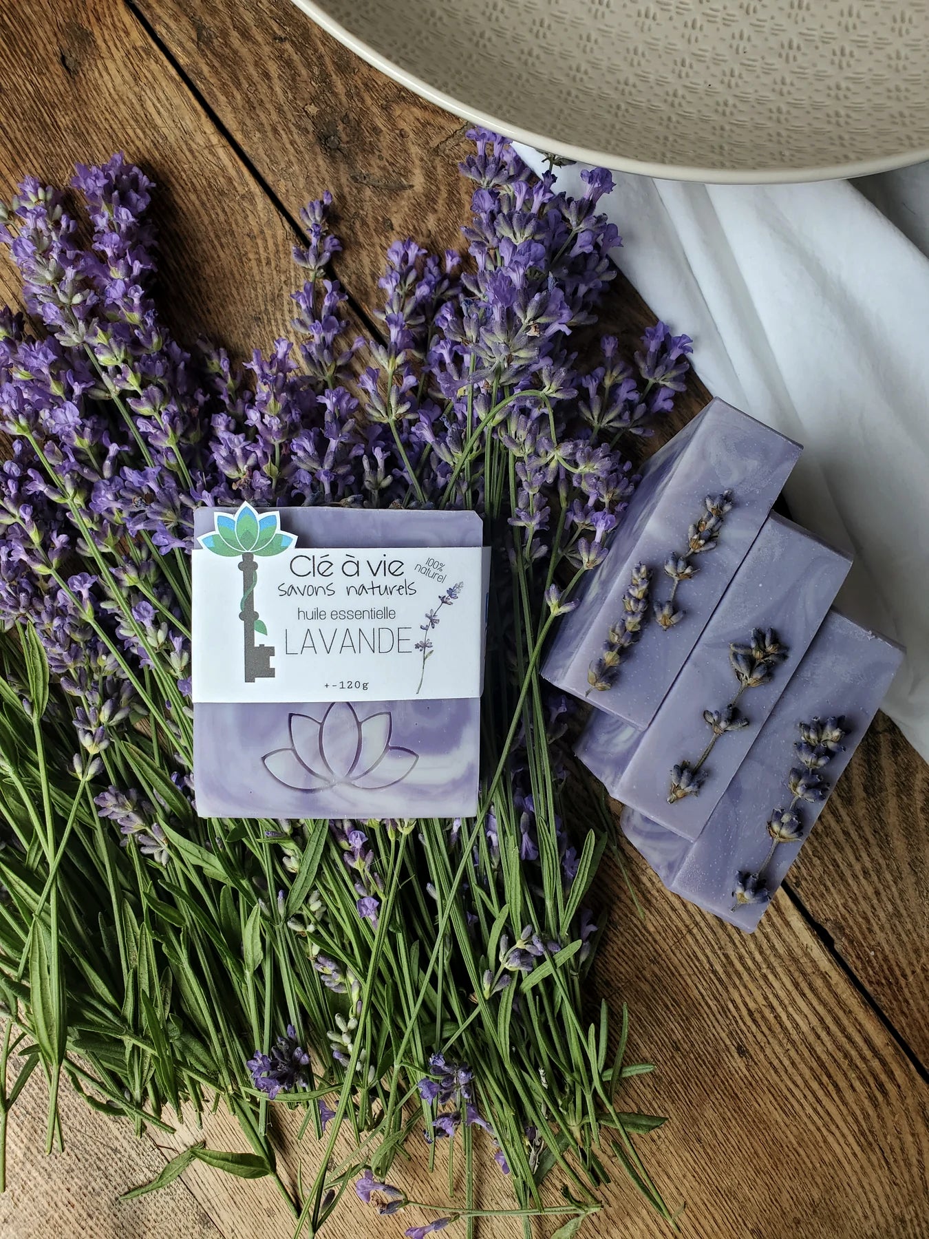 Savon Lavande, Huile Essentielle, Fleurs de Lavande Biologique du Québec - Clé à vie